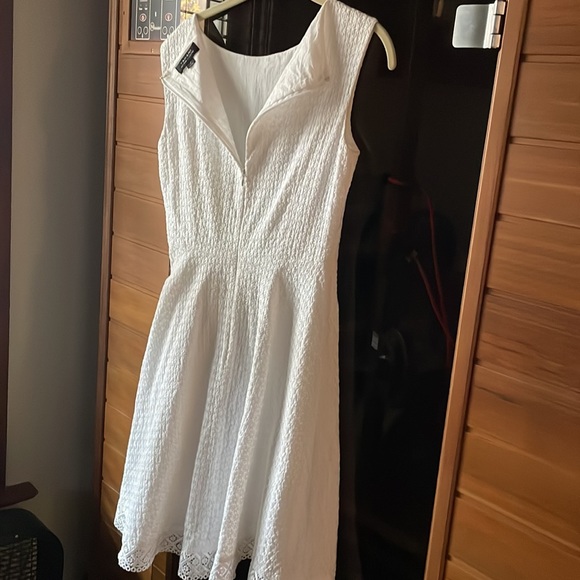 White size 2 dressTahari brand - Picture 5 of 5